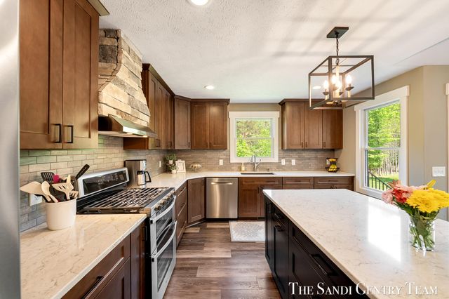 12400 Lincoln Farms Drive, Grand Haven, MI 49417