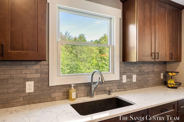 12400 Lincoln Farms Drive, Grand Haven, MI 49417
