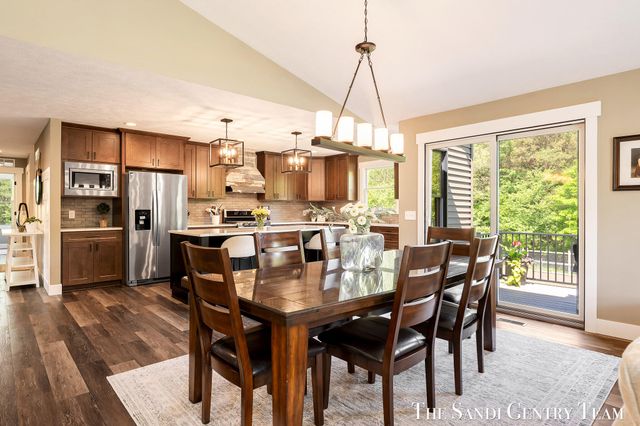 12400 Lincoln Farms Drive, Grand Haven, MI 49417