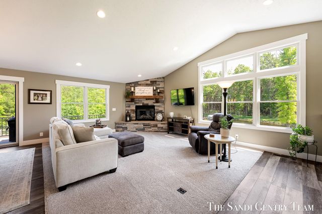 12400 Lincoln Farms Drive, Grand Haven, MI 49417