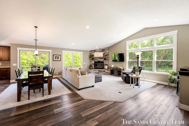 12400 Lincoln Farms Drive, Grand Haven, MI 49417