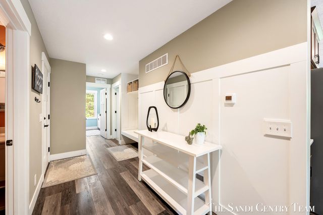12400 Lincoln Farms Drive, Grand Haven, MI 49417