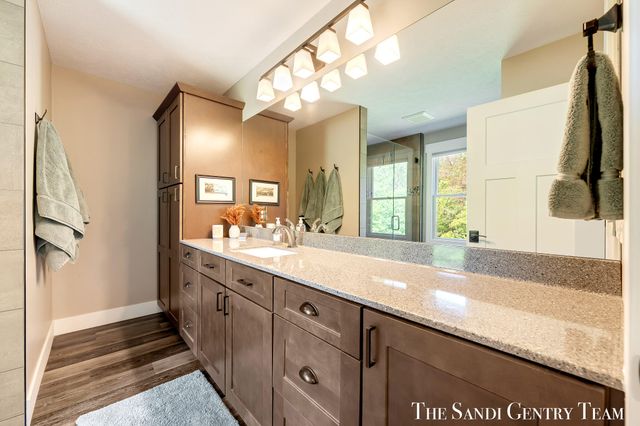 12400 Lincoln Farms Drive, Grand Haven, MI 49417