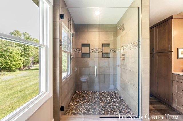 12400 Lincoln Farms Drive, Grand Haven, MI 49417
