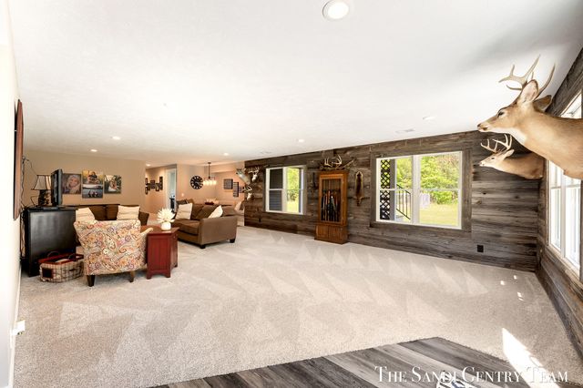 12400 Lincoln Farms Drive, Grand Haven, MI 49417