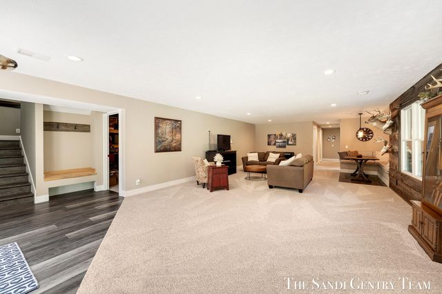 12400 Lincoln Farms Drive, Grand Haven, MI 49417