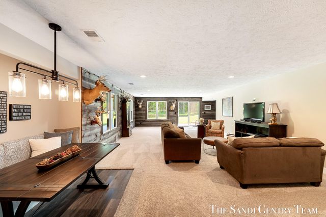 12400 Lincoln Farms Drive, Grand Haven, MI 49417