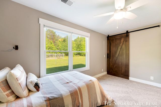 12400 Lincoln Farms Drive, Grand Haven, MI 49417