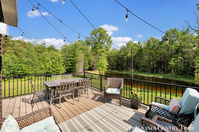 12400 Lincoln Farms Drive, Grand Haven, MI 49417