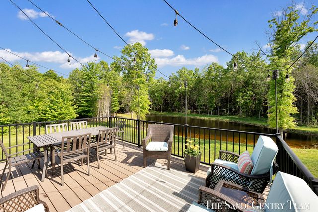 12400 Lincoln Farms Drive, Grand Haven, MI 49417