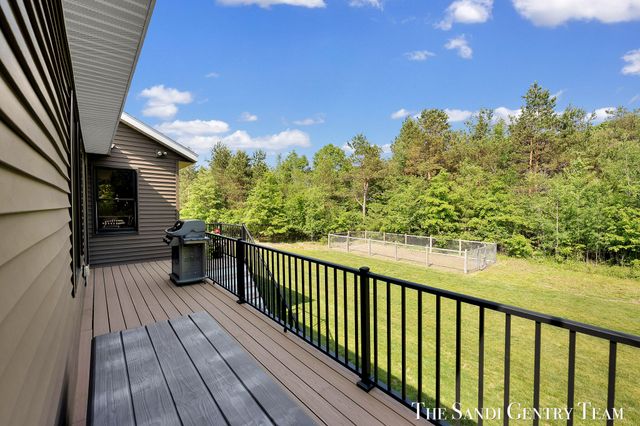 12400 Lincoln Farms Drive, Grand Haven, MI 49417