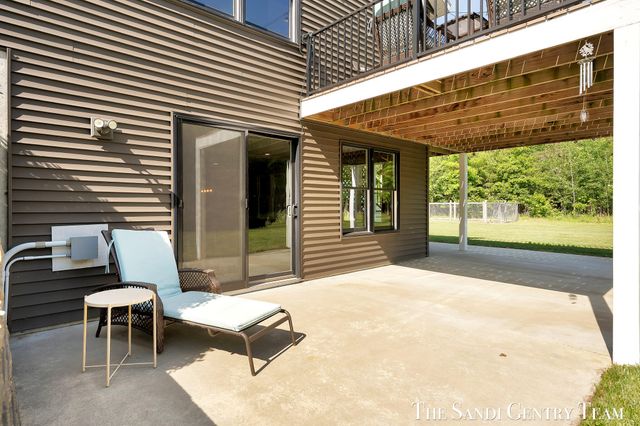 12400 Lincoln Farms Drive, Grand Haven, MI 49417