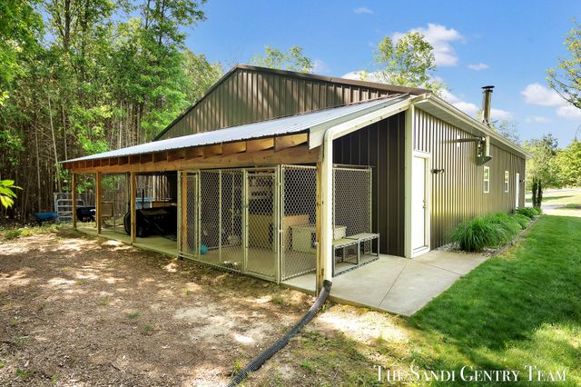 12400 Lincoln Farms Drive, Grand Haven, MI 49417