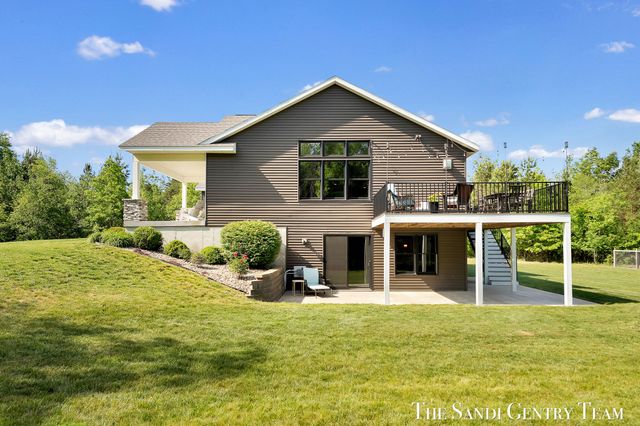 12400 Lincoln Farms Drive, Grand Haven, MI 49417
