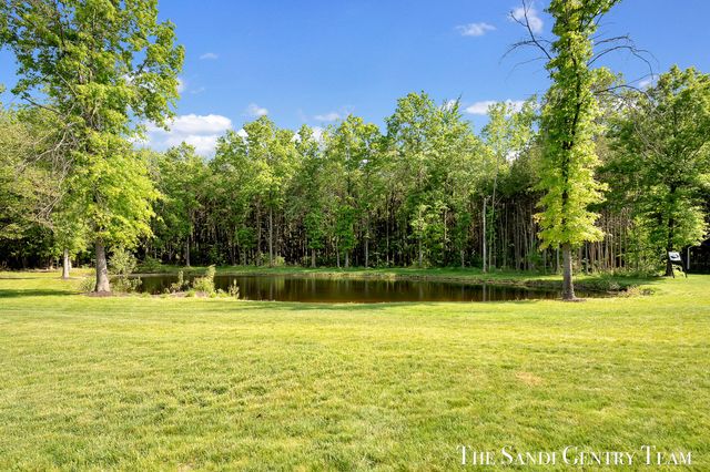 12400 Lincoln Farms Drive, Grand Haven, MI 49417