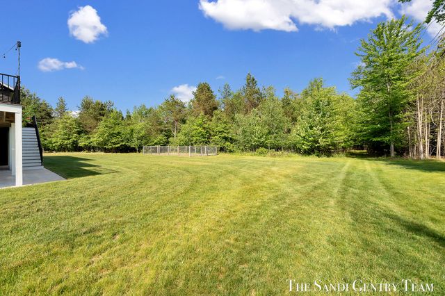 12400 Lincoln Farms Drive, Grand Haven, MI 49417