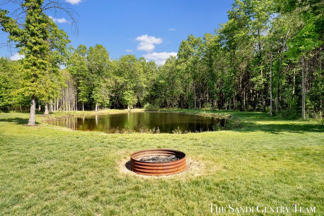 12400 Lincoln Farms Drive, Grand Haven, MI 49417