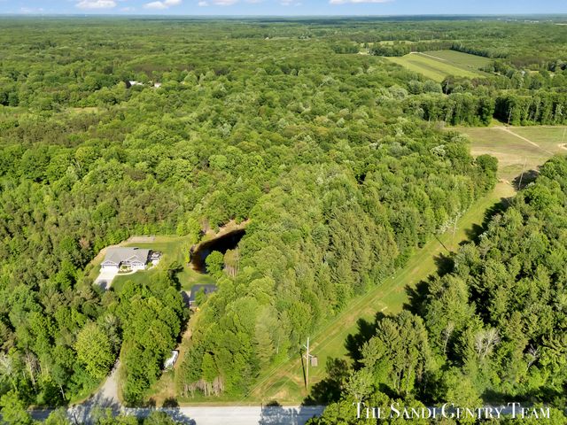 12400 Lincoln Farms Drive, Grand Haven, MI 49417