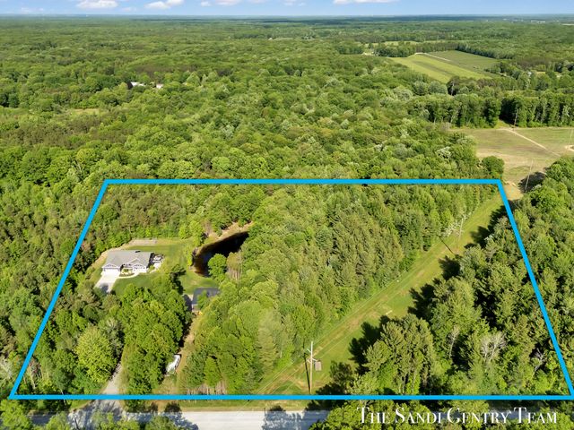 12400 Lincoln Farms Drive, Grand Haven, MI 49417