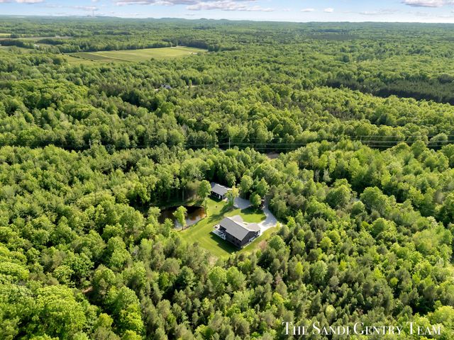 12400 Lincoln Farms Drive, Grand Haven, MI 49417