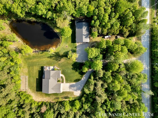 12400 Lincoln Farms Drive, Grand Haven, MI 49417