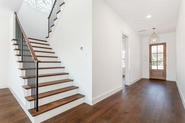 1107 Mount Auburn Avenue, Dallas, TX 75223