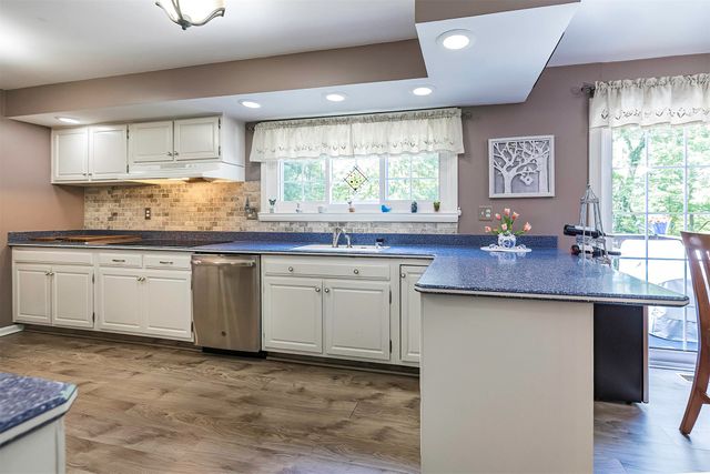 326 W ARLINGTON Road, Erie, PA 16509