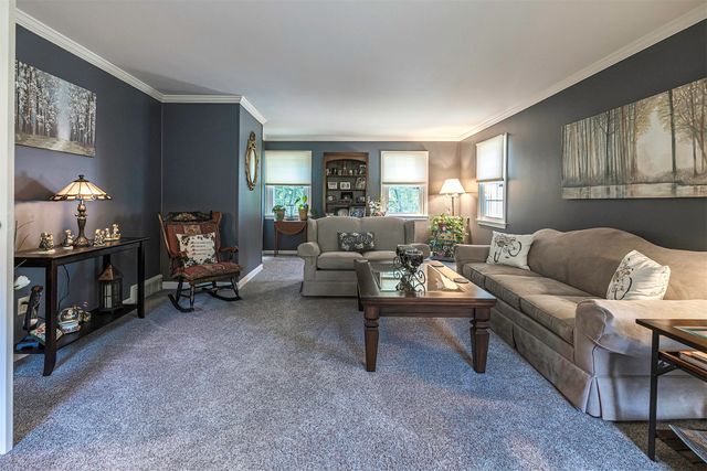 326 W ARLINGTON Road, Erie, PA 16509
