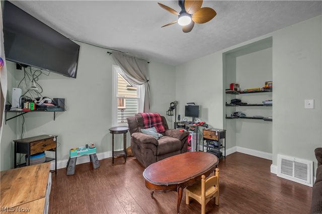 926 Warwick Drive, Sheffield Lake, OH 44054