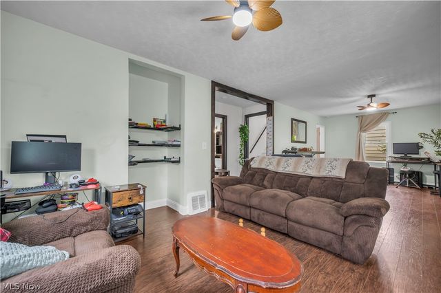 926 Warwick Drive, Sheffield Lake, OH 44054