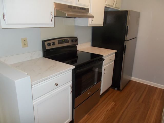 306 Woodview Ct, Old Hickory, TN 37138