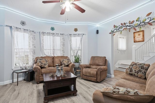 6 Cranshaw Pl, Lawrence, MA 01841