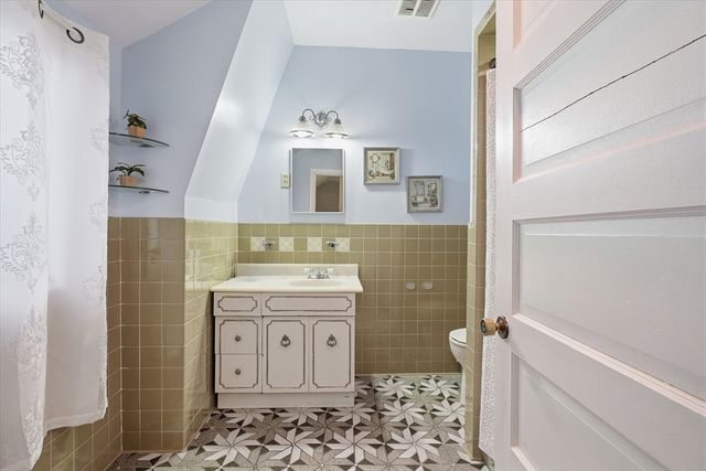 6 Cranshaw Pl, Lawrence, MA 01841