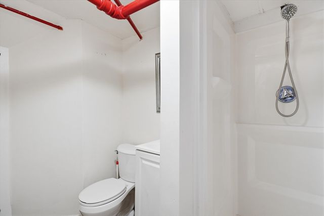 6 Cranshaw Pl, Lawrence, MA 01841