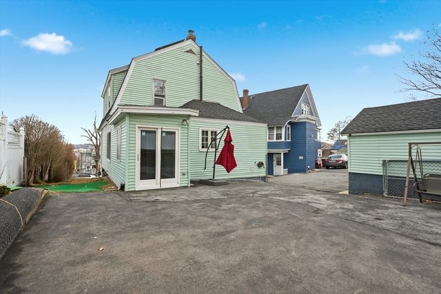 6 Cranshaw Pl, Lawrence, MA 01841