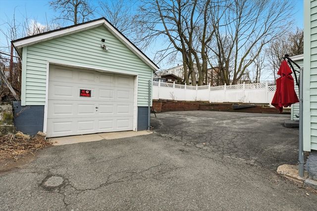 6 Cranshaw Pl, Lawrence, MA 01841