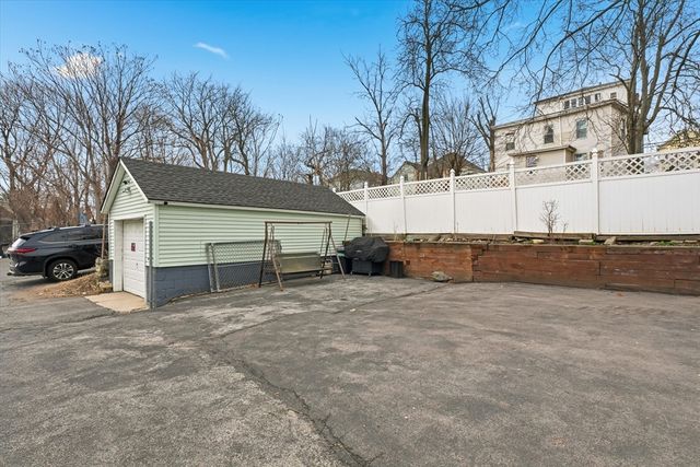 6 Cranshaw Pl, Lawrence, MA 01841