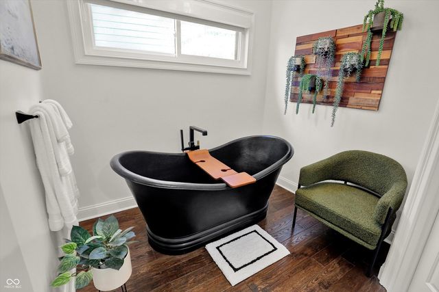 9061 Crystal Lake Drive, Indianapolis, IN 46240