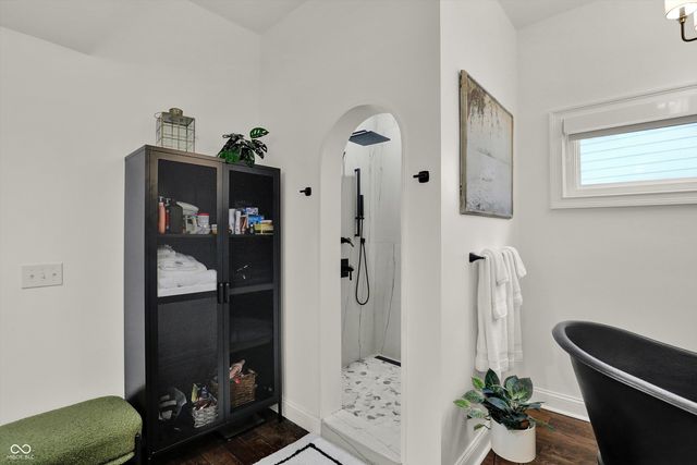 9061 Crystal Lake Drive, Indianapolis, IN 46240