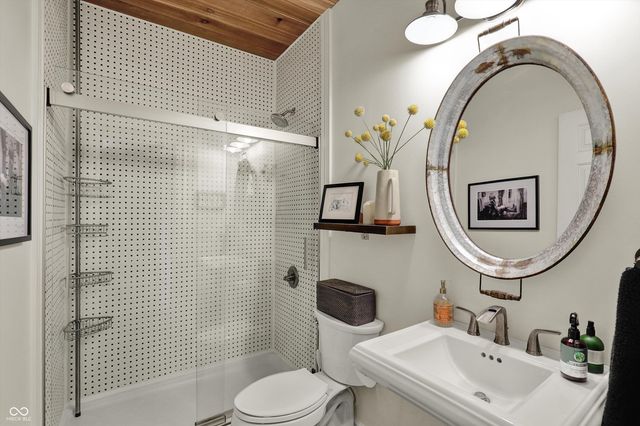 9061 Crystal Lake Drive, Indianapolis, IN 46240