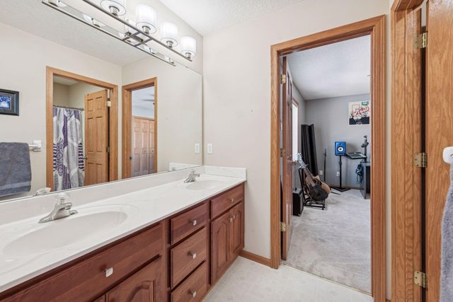 9748 Geisler Road, Eden Prairie, MN 55347