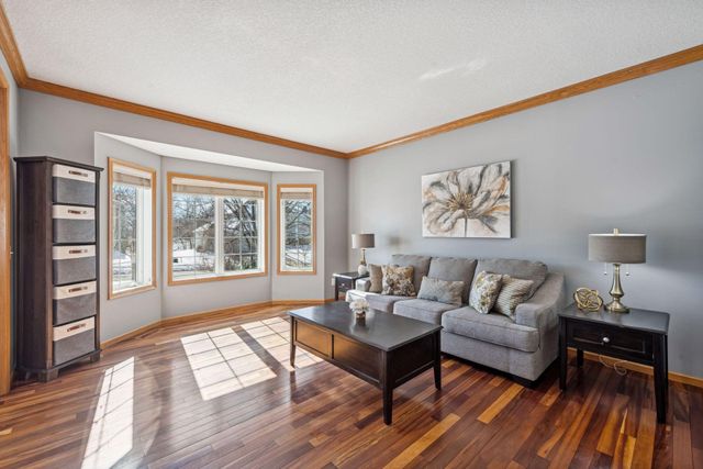 9748 Geisler Road, Eden Prairie, MN 55347