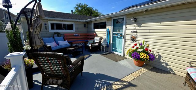 4 Cedar Crest Drive, Toms River, NJ 08753
