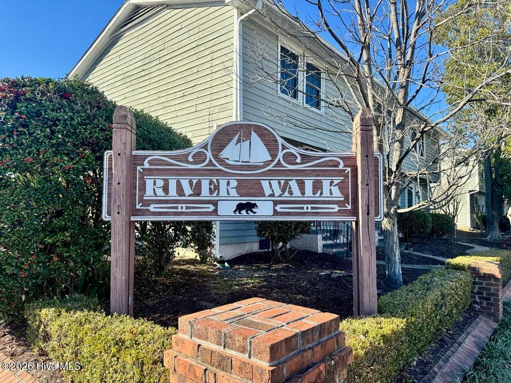 306 River Walk, New Bern, NC 28560