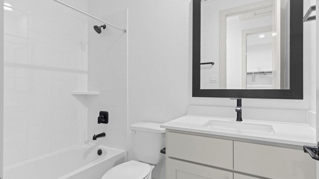 3428 Summercrisp Hollow Lane, Pearland, TX 77581