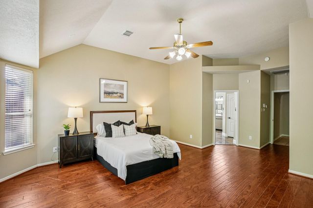 8822 Ballinger Drive, Houston, TX 77064