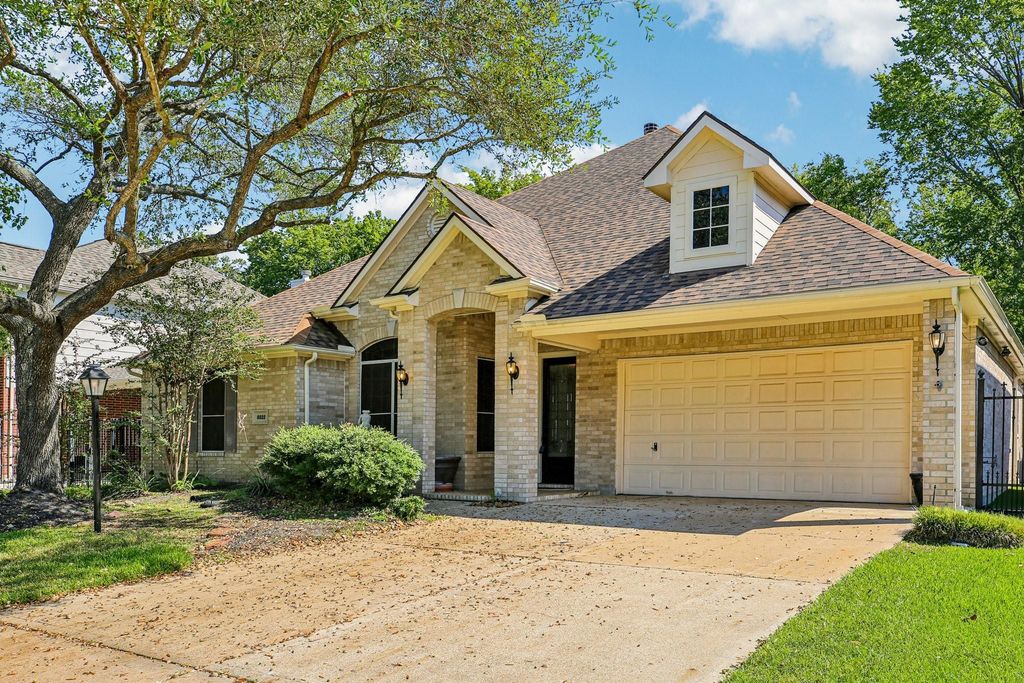 8822 Ballinger Drive, Houston, TX 77064