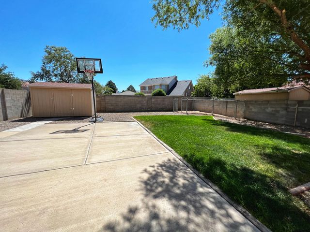 1000 Glacier Bay Street SE, Albuquerque, NM 87123