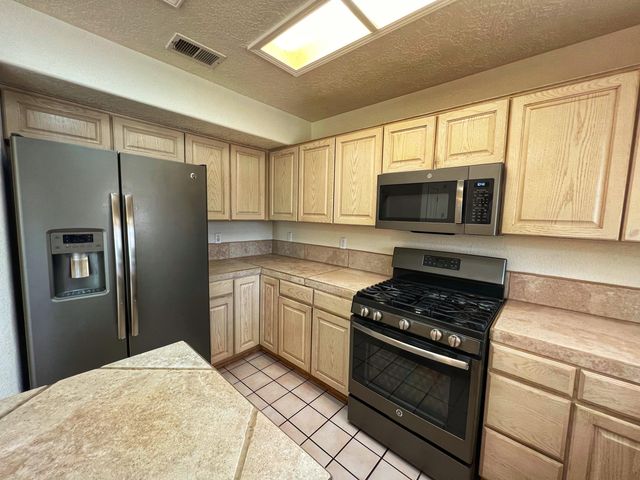 1000 Glacier Bay Street SE, Albuquerque, NM 87123