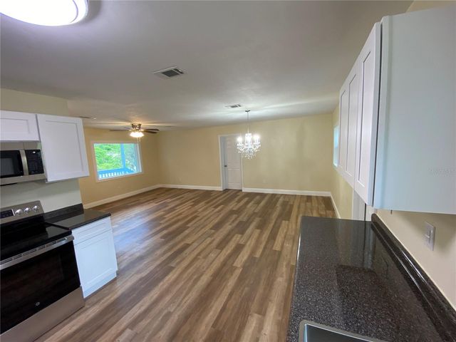 1411 SE 35TH ST, Gainesville, FL 32609